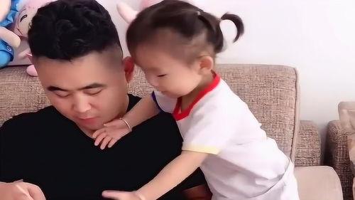 萌娃吃瓜合集,童趣横生的欢乐时光