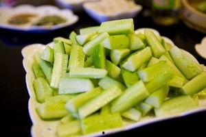 瓜六吃酸黄瓜,揭秘酸黄瓜的独特魅力